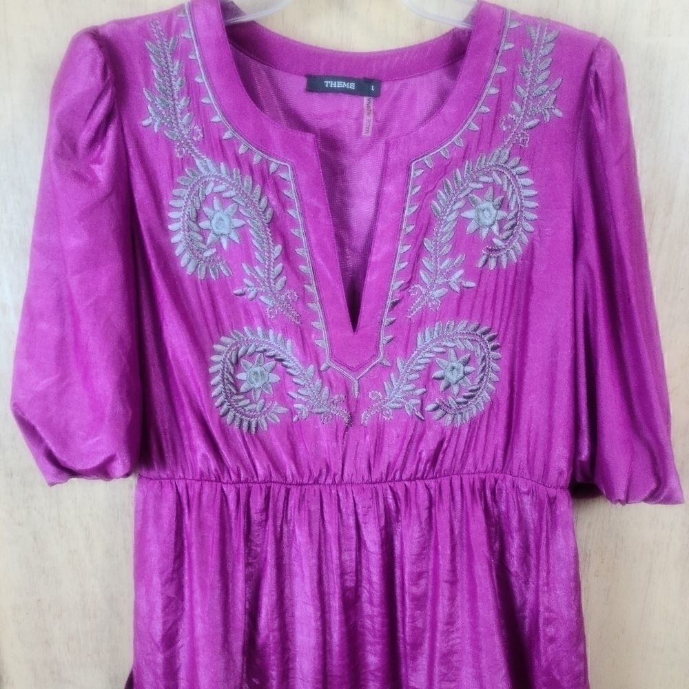 Theme Ornate Blouse w/V-neck and silver embroidery